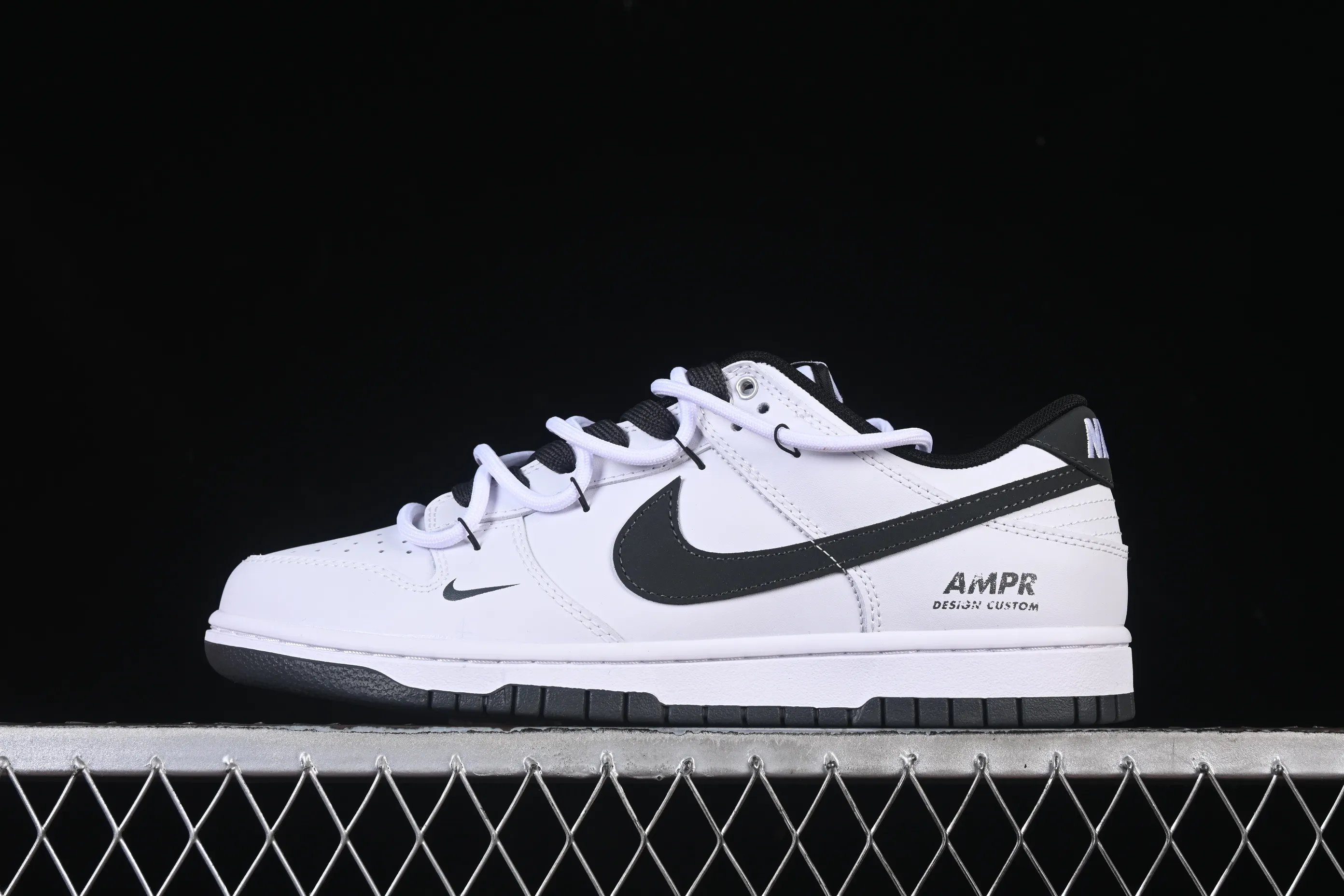All categories Nk SB Dunk Series Nk SB Dunk Low High-end customized low-top sneakers Nike SB Dunk Low "Just Do it" straps Anniversary high-end customized low-top casual sneakers WB0528-094